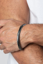 Load image into Gallery viewer, Cargo Couture - Black